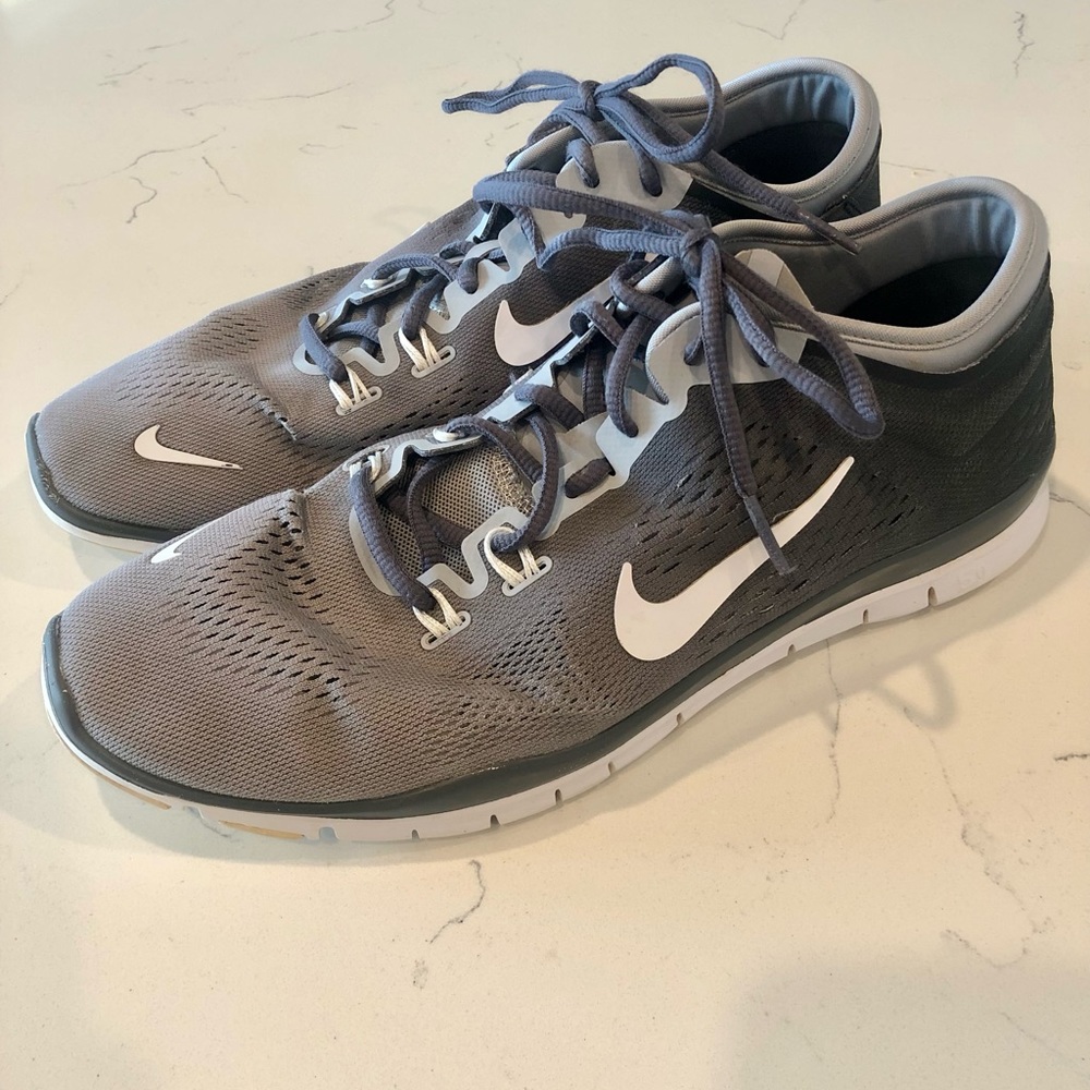 NIKEid Women’s Shoe (Size 11)